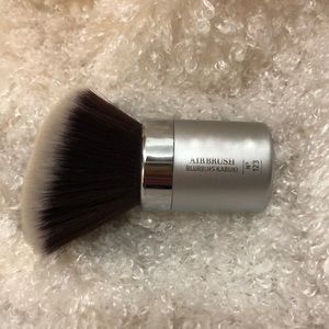 Blurring Kabuki Airbrush